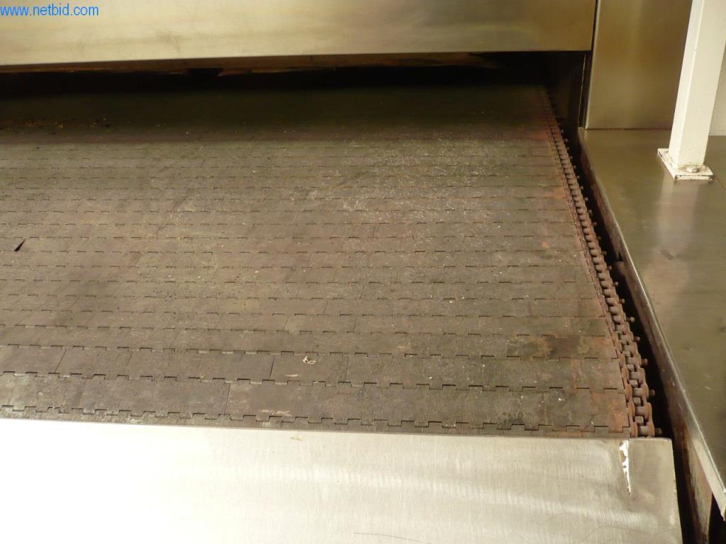 Pekarski stroji v veliki pekarni-5