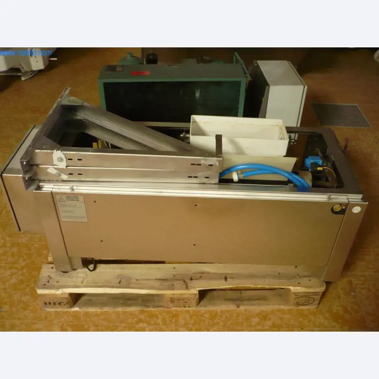 Máquinas de padaria numa grande padaria-1