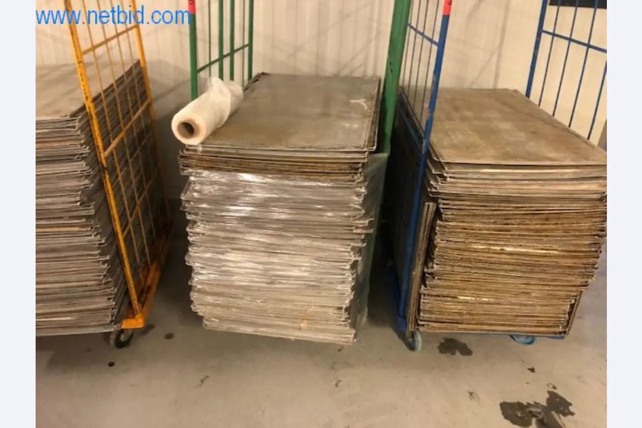 Máquinas de panadería en una gran panadería-1