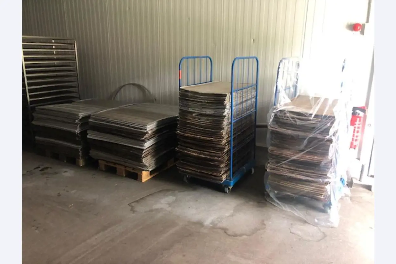 Bäckereimaschinen einer Großbäckerei-1