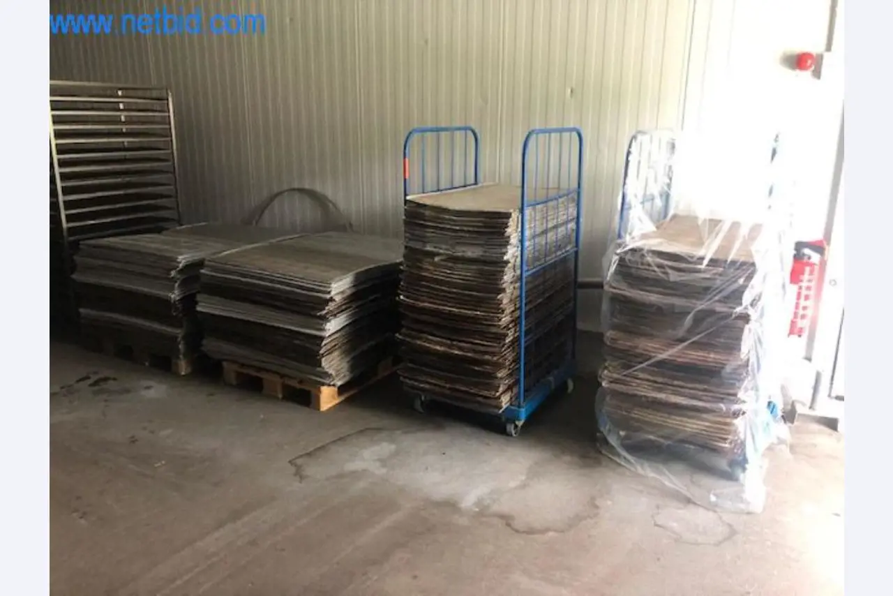 Bäckereimaschinen einer Großbäckerei-1