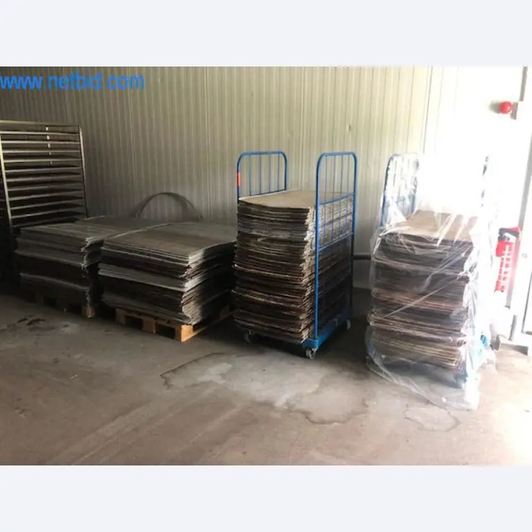 Bäckereimaschinen einer Großbäckerei-1