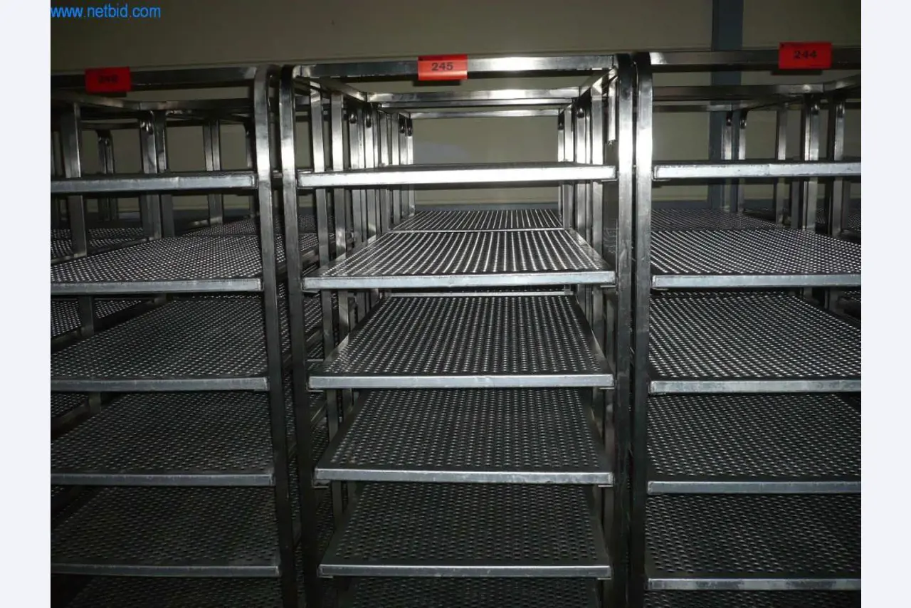 Bäckereimaschinen einer Großbäckerei-1