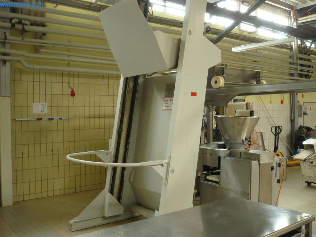 Bakery machines of a large bakery -1