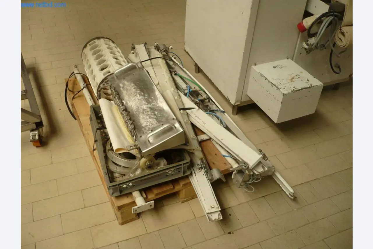 Máquinas de panadería en una gran panadería-2