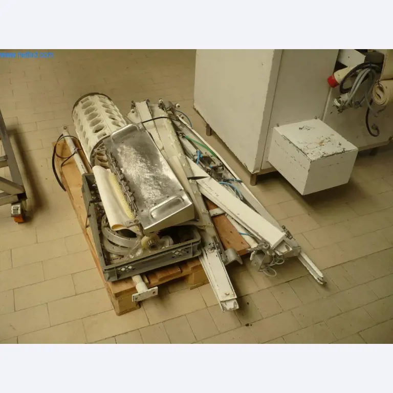 Máquinas de panadería en una gran panadería-2