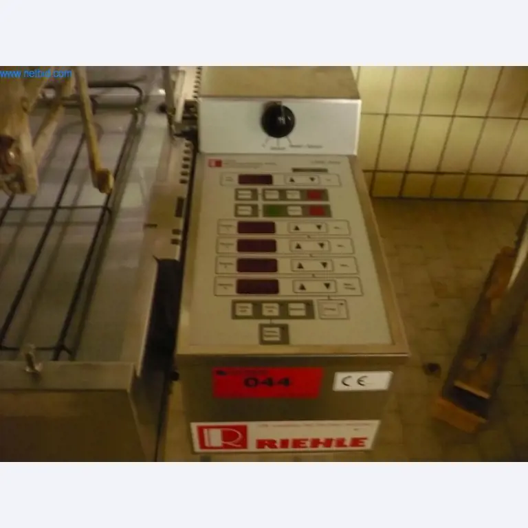 Máquinas de padaria numa grande padaria-2