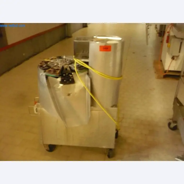 Máquinas de padaria numa grande padaria-1