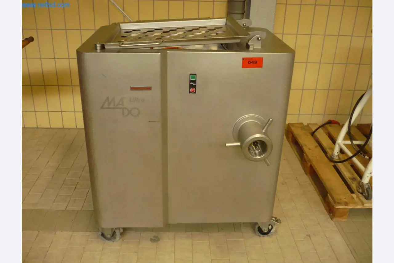 Máquinas de padaria numa grande padaria-1