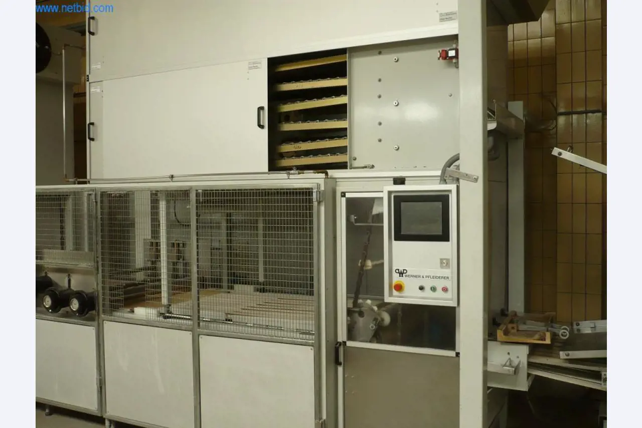 Bäckereimaschinen einer Großbäckerei-2