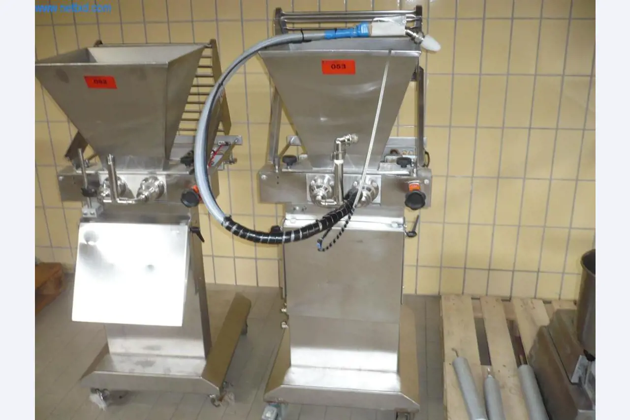 Máquinas de padaria numa grande padaria-1