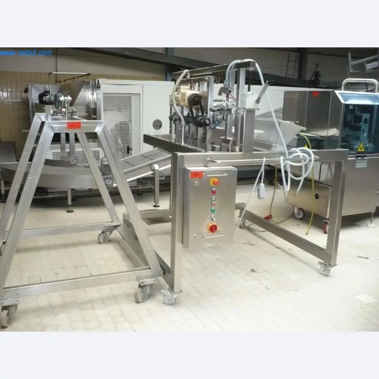 Máquinas de padaria numa grande padaria-1