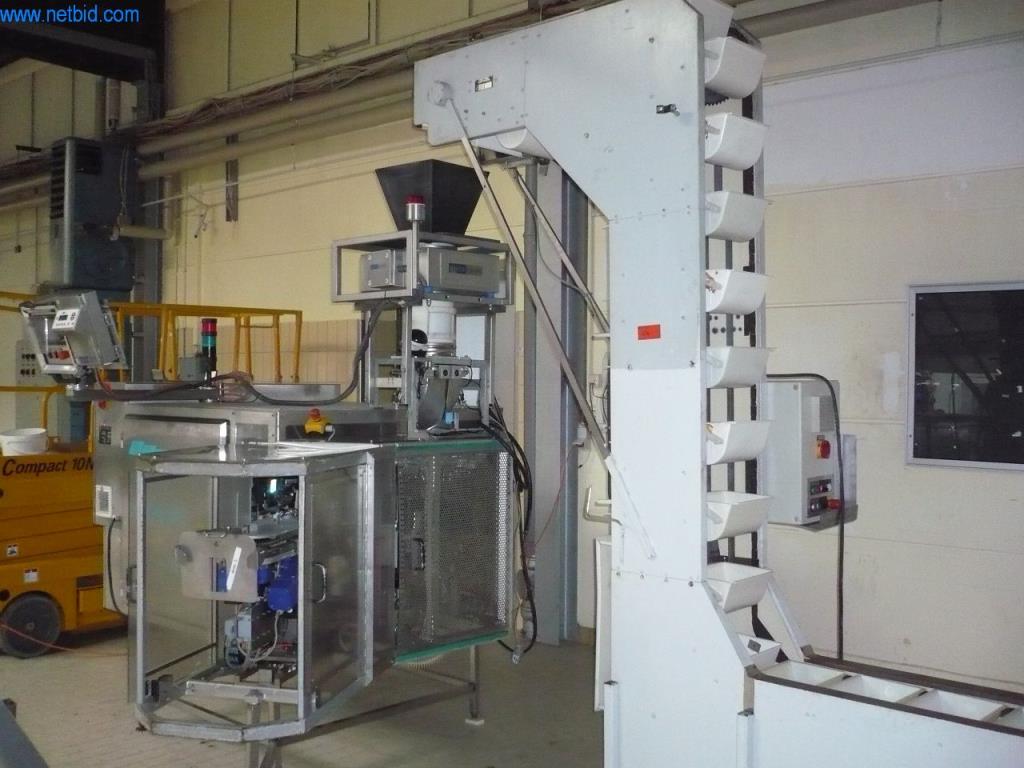 Pekařské stroje ve velké pekárně-2