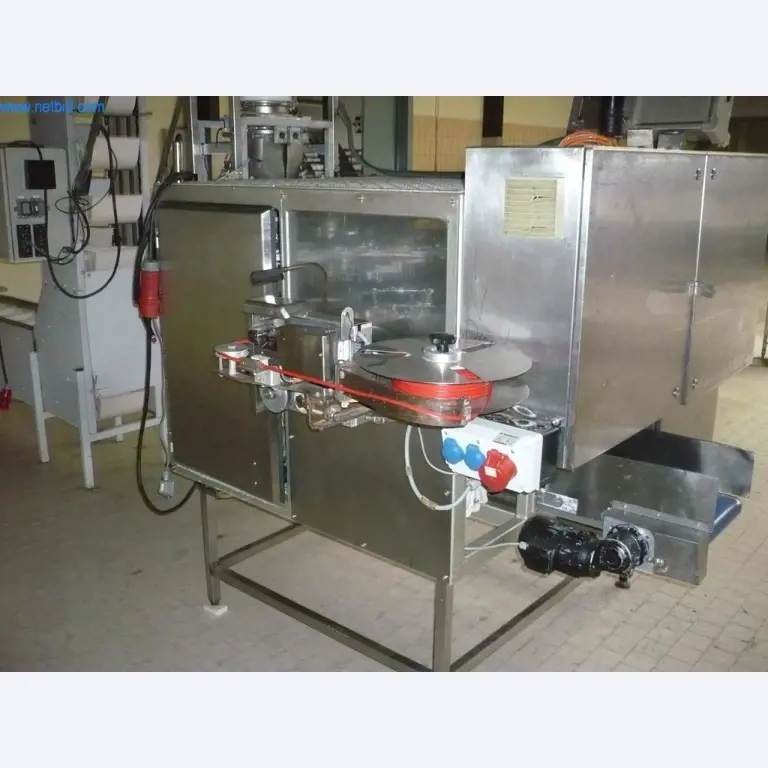 Máquinas de padaria numa grande padaria-5