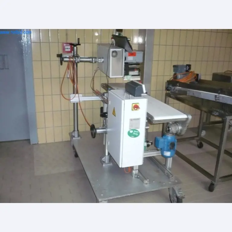 Pekařské stroje ve velké pekárně-1