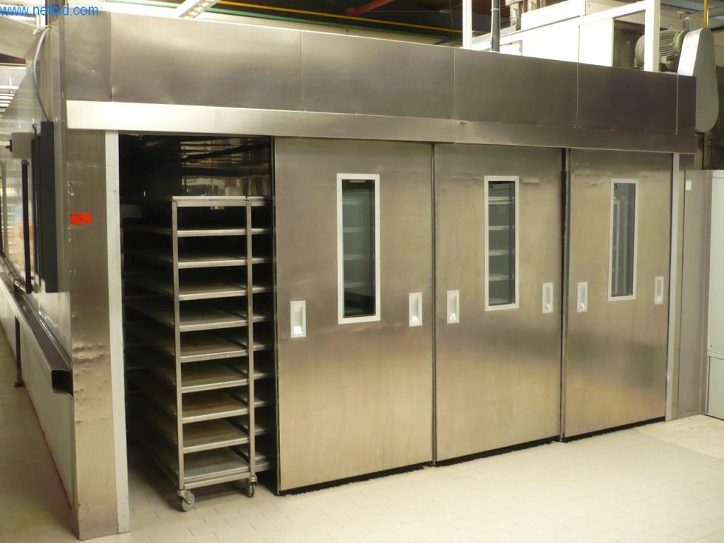 Pekařské stroje ve velké pekárně-2