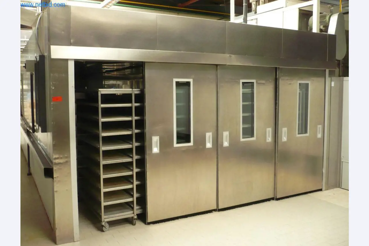 Máquinas de padaria numa grande padaria-2