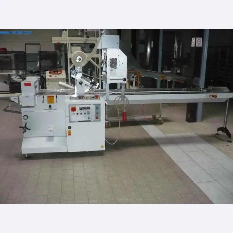 Máquinas de padaria numa grande padaria-1