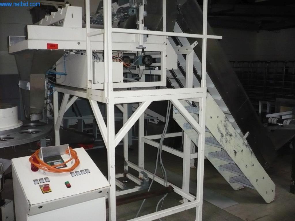 Pekařské stroje ve velké pekárně-1