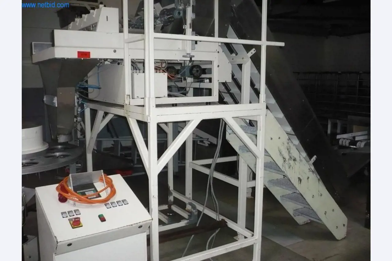 Pekarski stroji v veliki pekarni-1