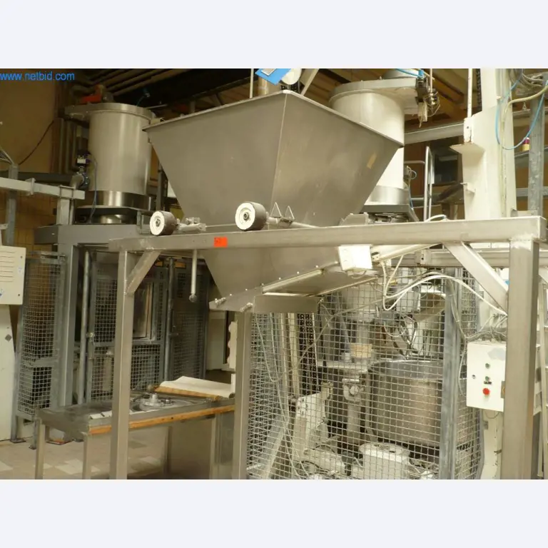 Máquinas de padaria numa grande padaria-1