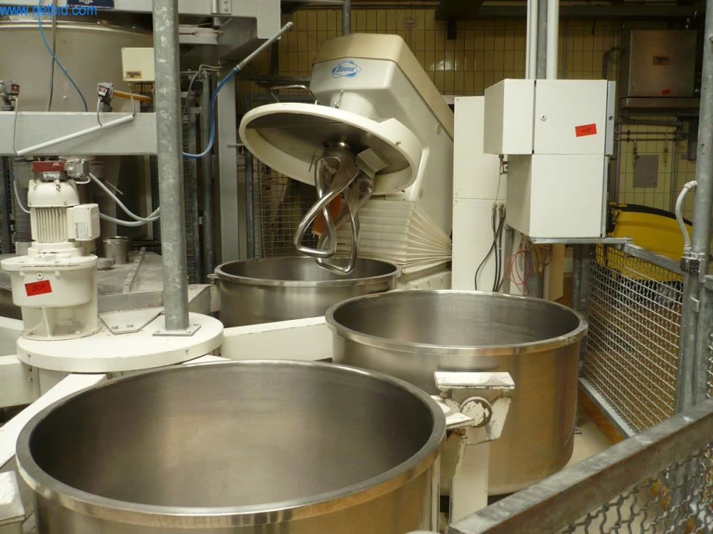 Bakery machines of a large bakery -4