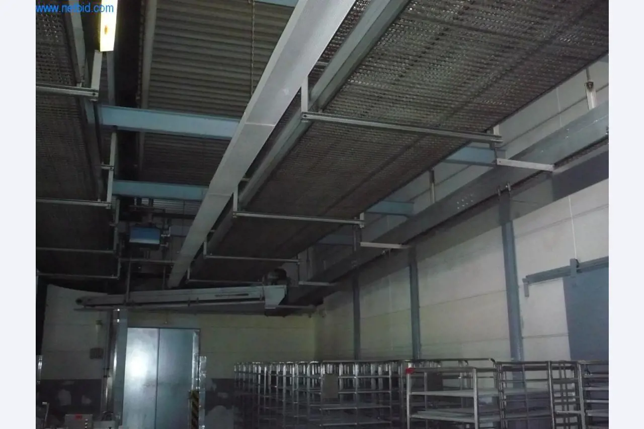 Máquinas de padaria numa grande padaria-2