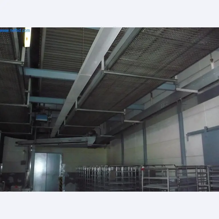 Máquinas de padaria numa grande padaria-2