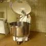 thumbnail-Bakkerijmachines in een grote bakkerij-1