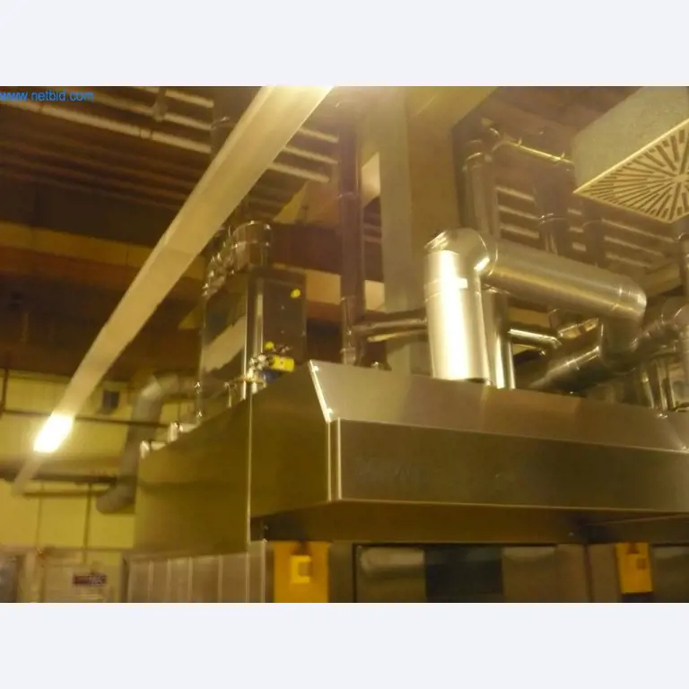 Máquinas de padaria numa grande padaria-2