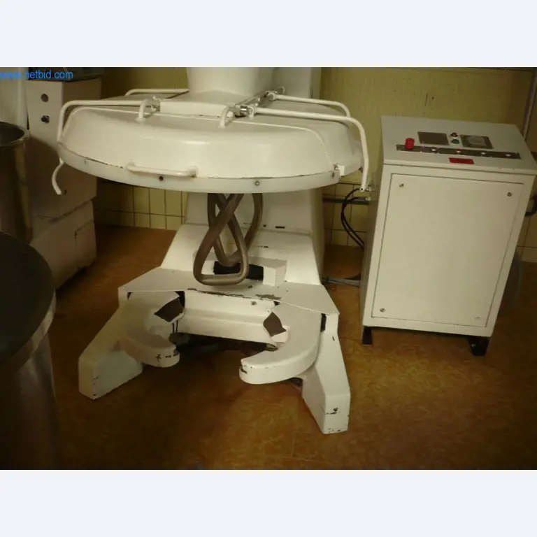 Máquinas de padaria numa grande padaria-2