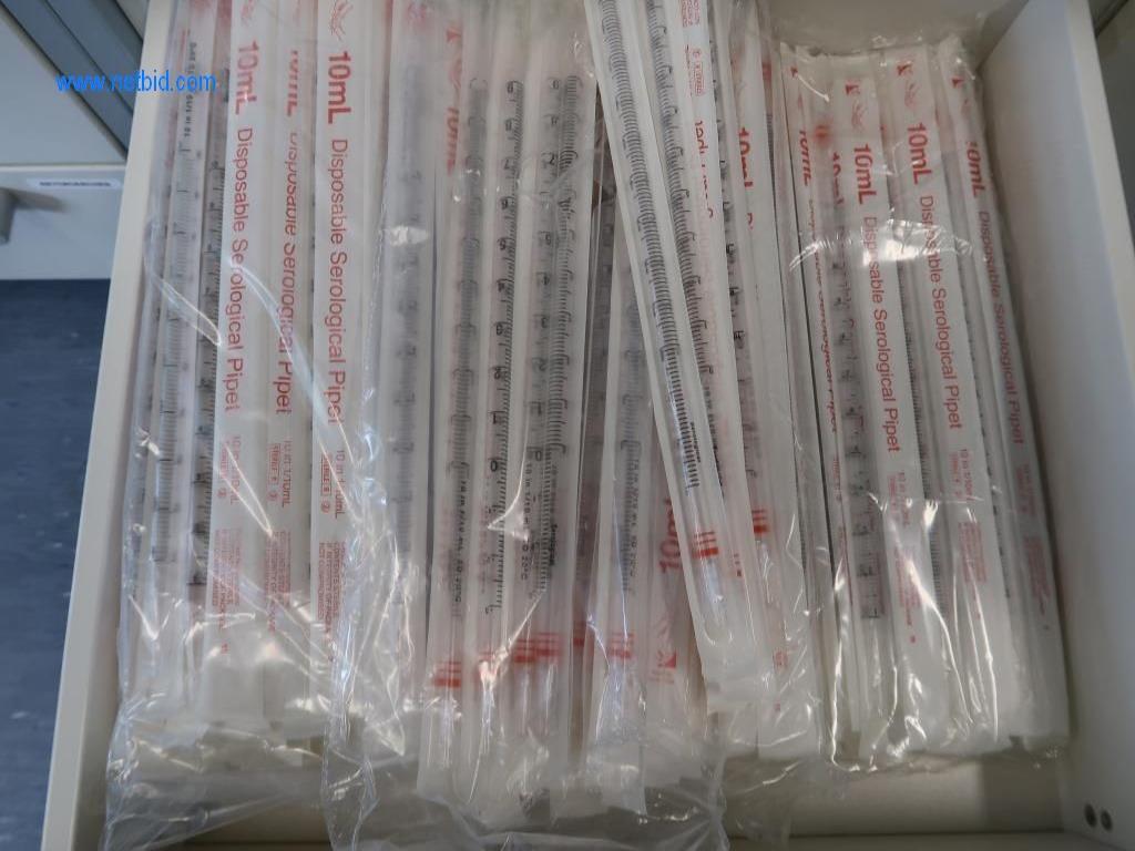 Büro- und Labormöbel, Laborgeräte und Laborausstattung-3