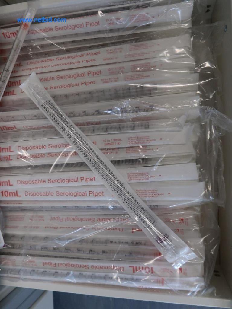 Büro- und Labormöbel, Laborgeräte und Laborausstattung-4