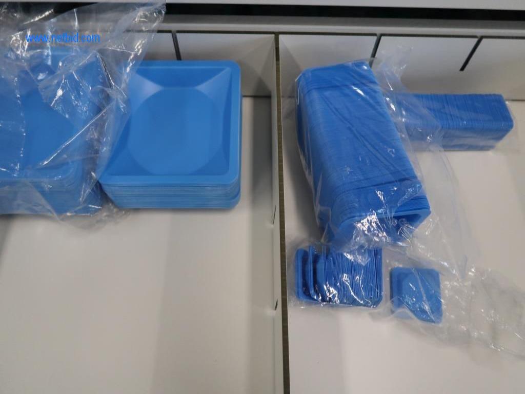 Büro- und Labormöbel, Laborgeräte und Laborausstattung-6