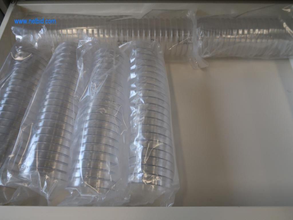 Büro- und Labormöbel, Laborgeräte und Laborausstattung-8