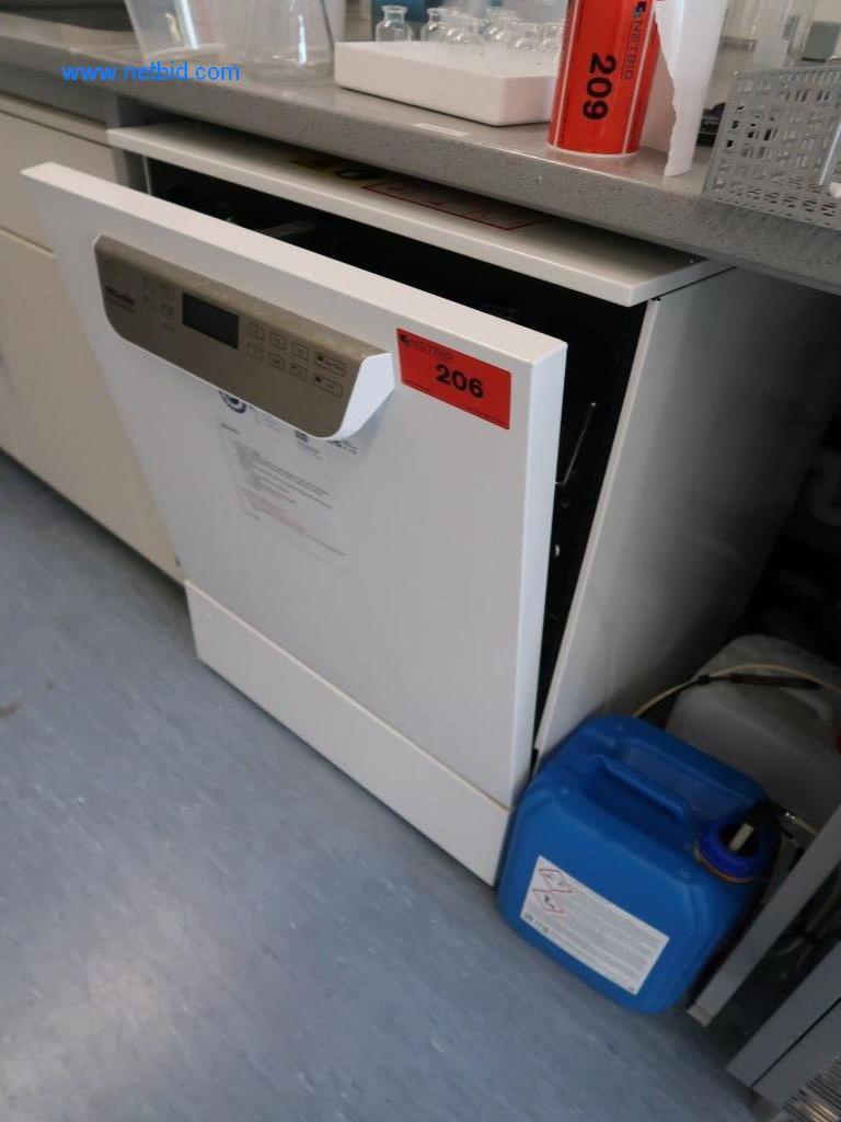 Mobiliário de escritório e de laboratório, material de laboratório e equipamento de laboratório-4