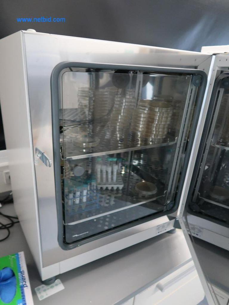 Büro- und Labormöbel, Laborgeräte und Laborausstattung-2