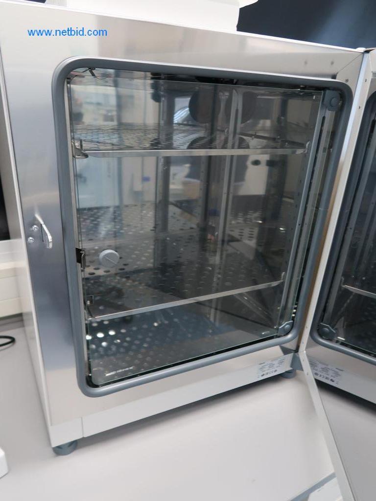 Meble biurowe i laboratoryjne, sprzęt laboratoryjny i wyposażenie laboratorium-3