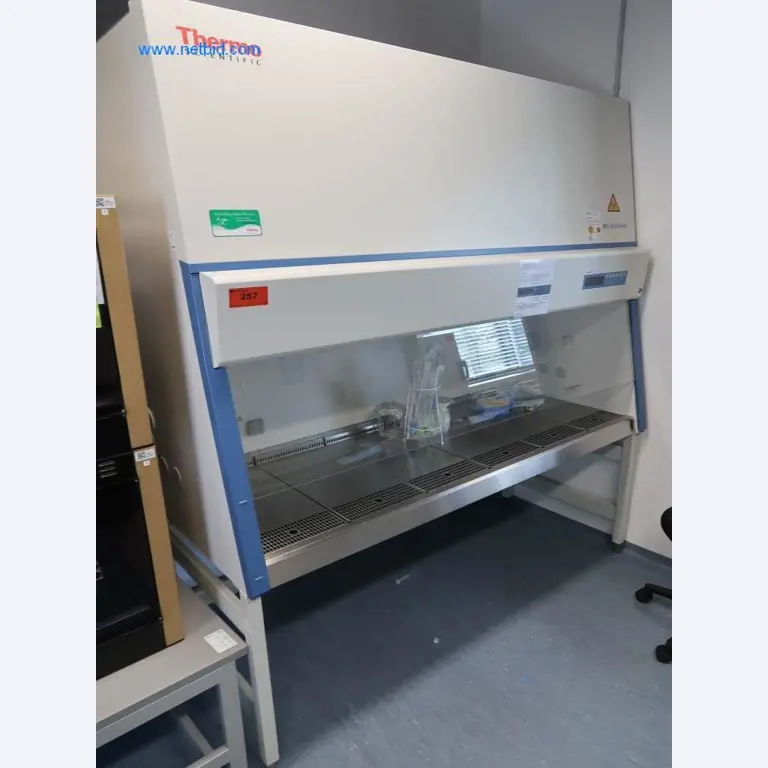 Kancelářský a laboratorní nábytek, laboratorní vybavení a laboratorní zařízení-1