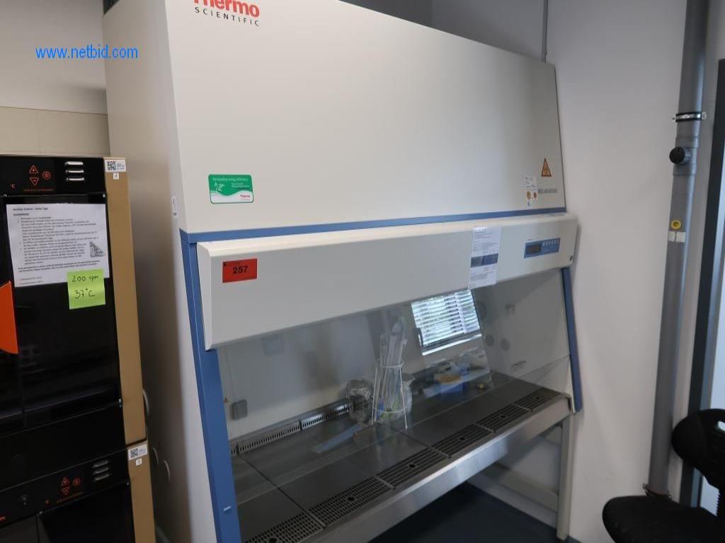 Mobiliário de escritório e de laboratório, material de laboratório e equipamento de laboratório-2