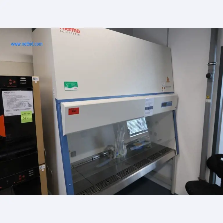 Kancelářský a laboratorní nábytek, laboratorní vybavení a laboratorní zařízení-2