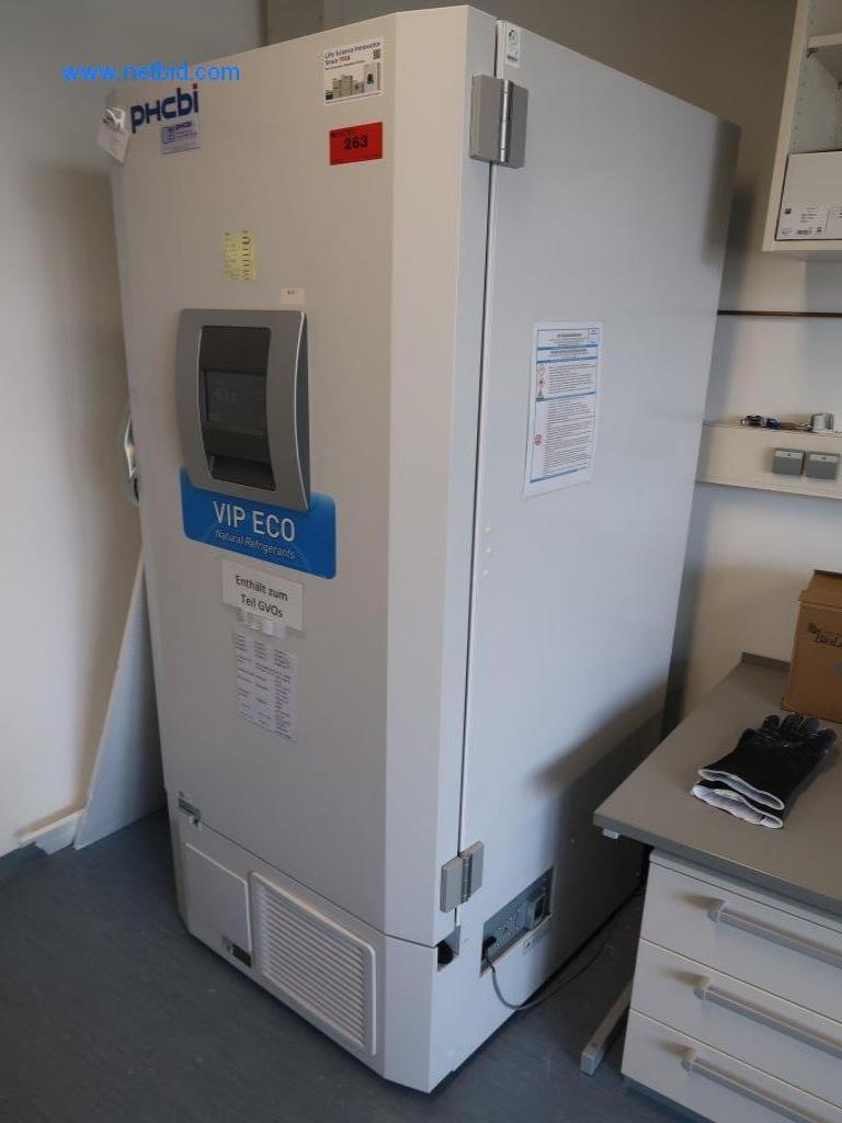 Mobiliário de escritório e de laboratório, material de laboratório e equipamento de laboratório-1