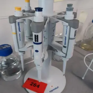 Soporte giratorio para pipetas (3) EPPENDORF