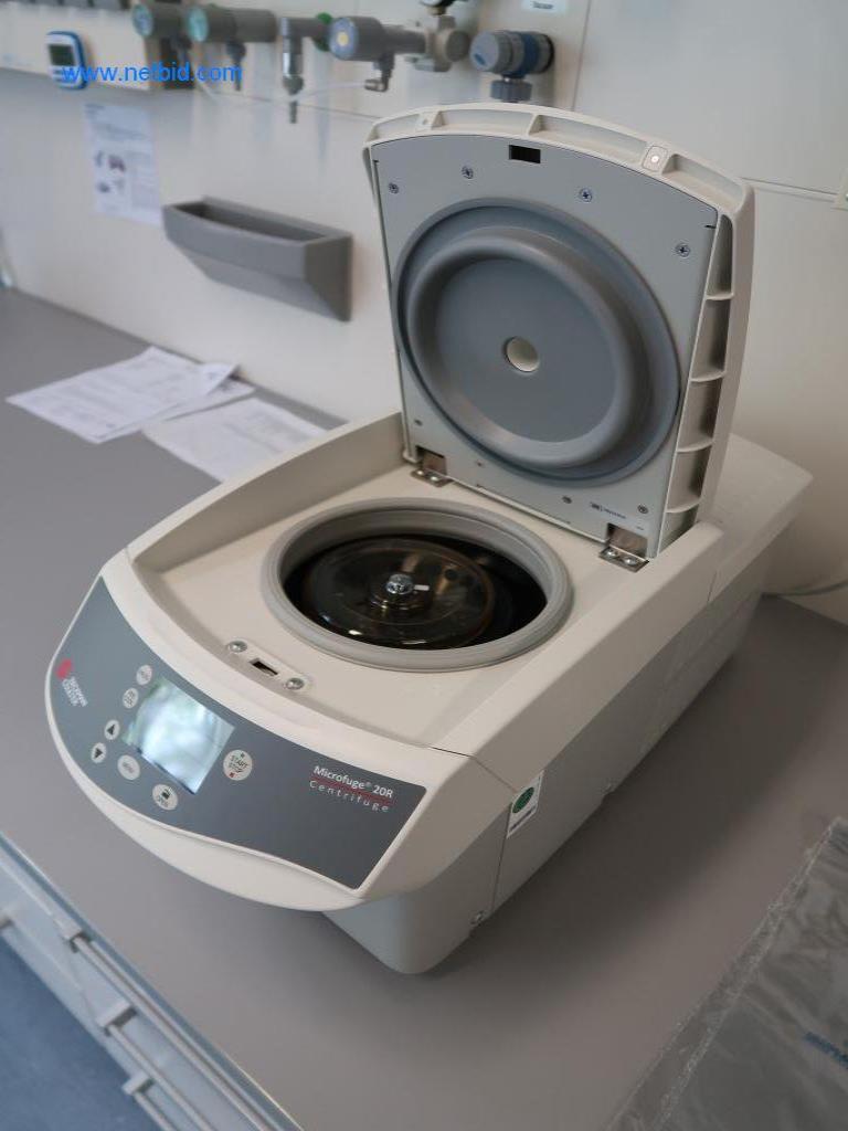 Mobiliário de escritório e de laboratório, material de laboratório e equipamento de laboratório-3