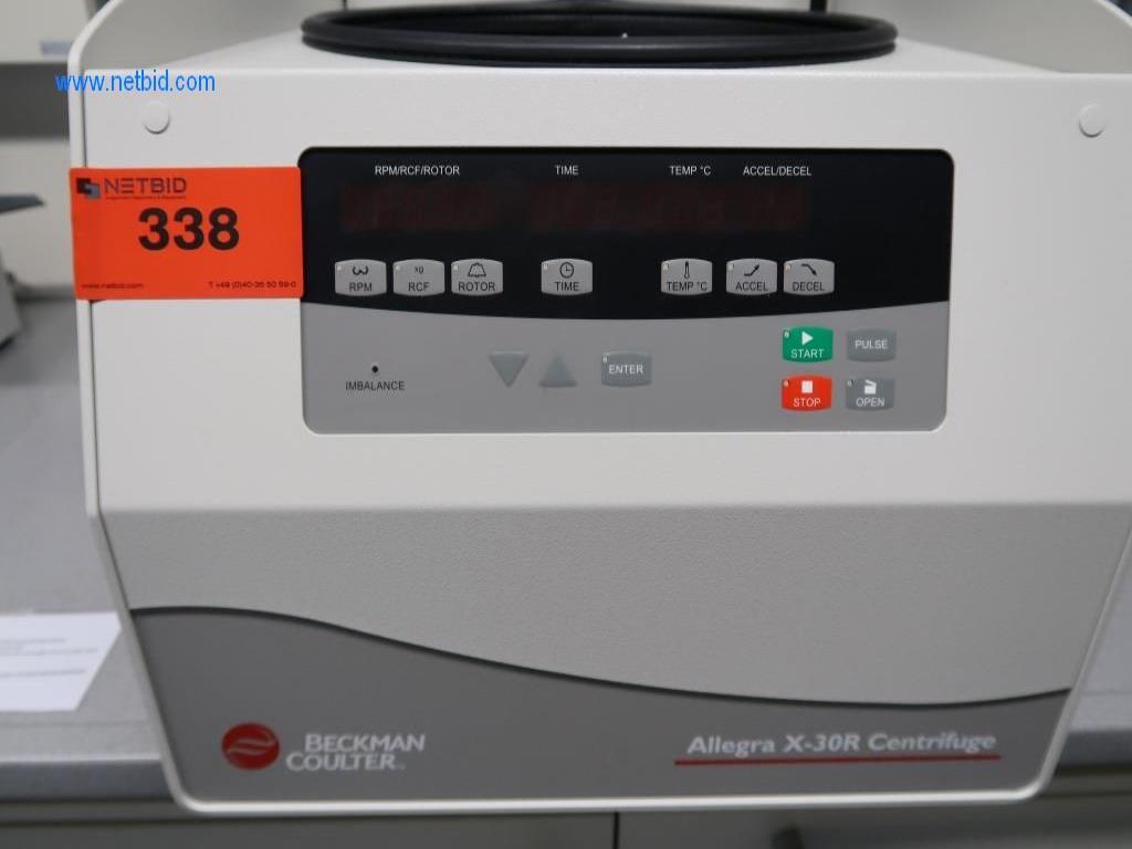 Büro- und Labormöbel, Laborgeräte und Laborausstattung-3