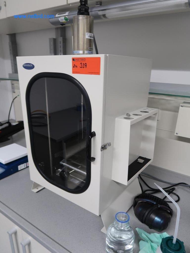 Büro- und Labormöbel, Laborgeräte und Laborausstattung-4