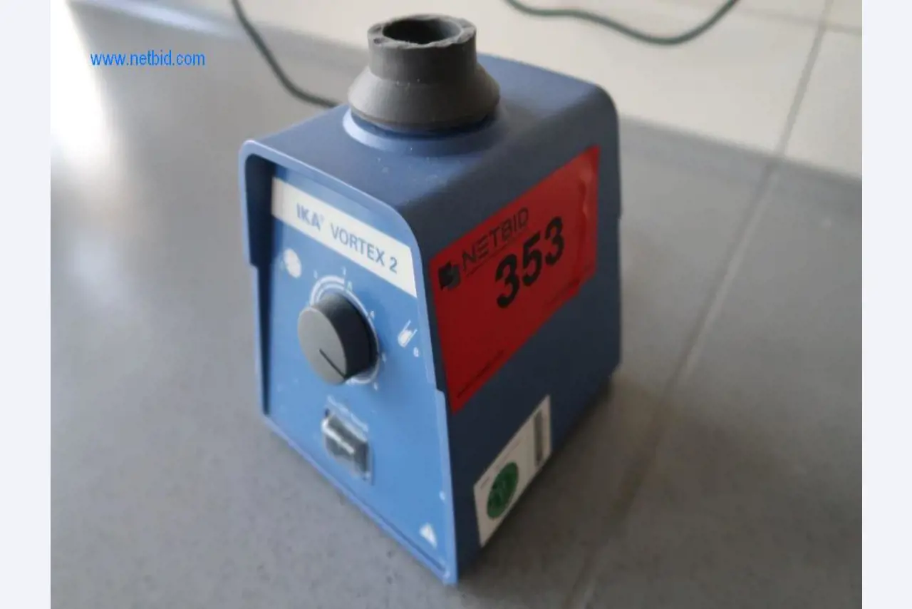 Mobiliario de oficina y laboratorio, material de laboratorio y equipo de laboratorio-1