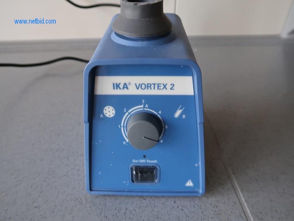 Mobiliario de oficina y laboratorio, material de laboratorio y equipo de laboratorio-2