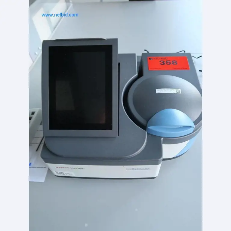 Mobilier de bureau et de laboratoire, appareils et équipements de laboratoire-1