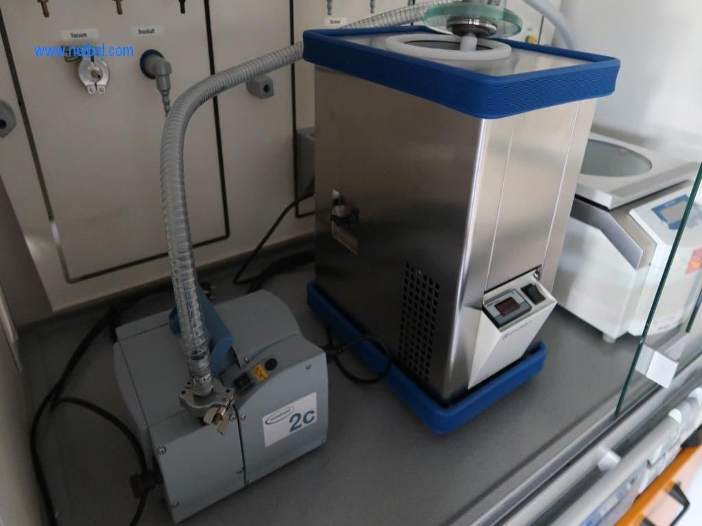 Büro- und Labormöbel, Laborgeräte und Laborausstattung-3